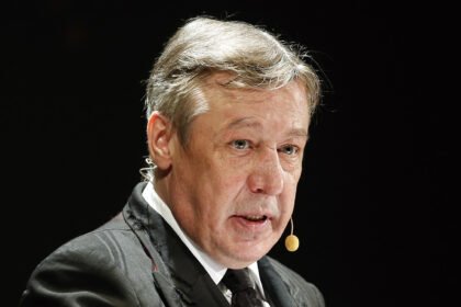 михаил ефремов